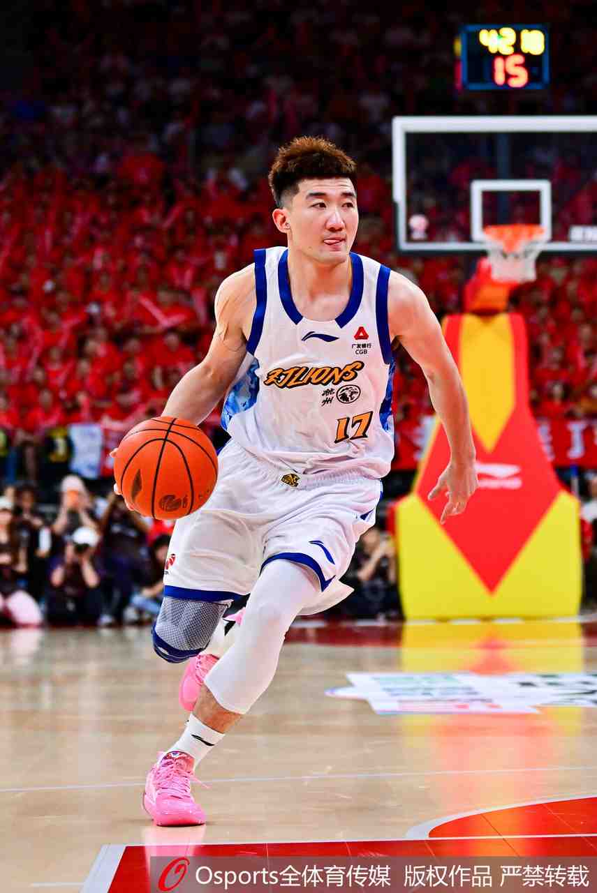 全能发挥！孙铭徽半场6中2拿下4分4板6助2断